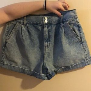American Eagle mom shorts